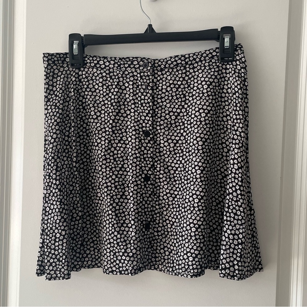 H&M daisy print mini skirt
